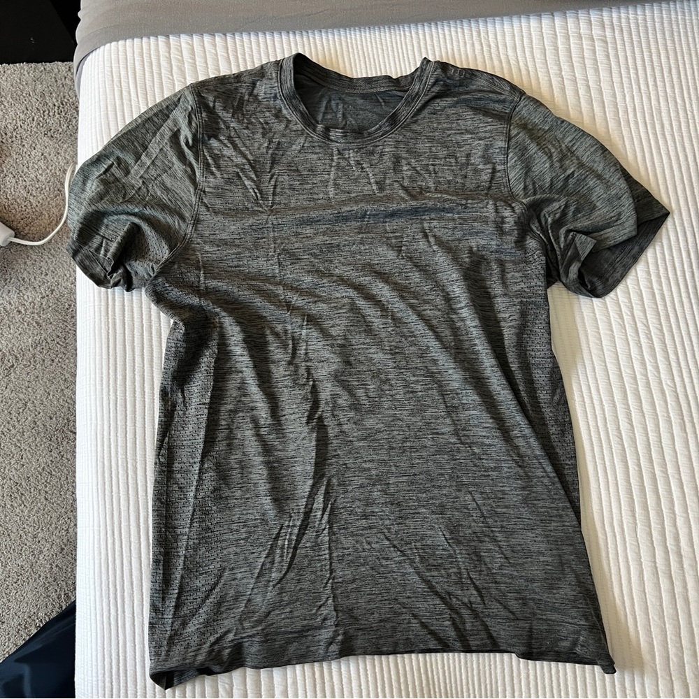 Lululemon Metal Vent Tech Breathe Tee M